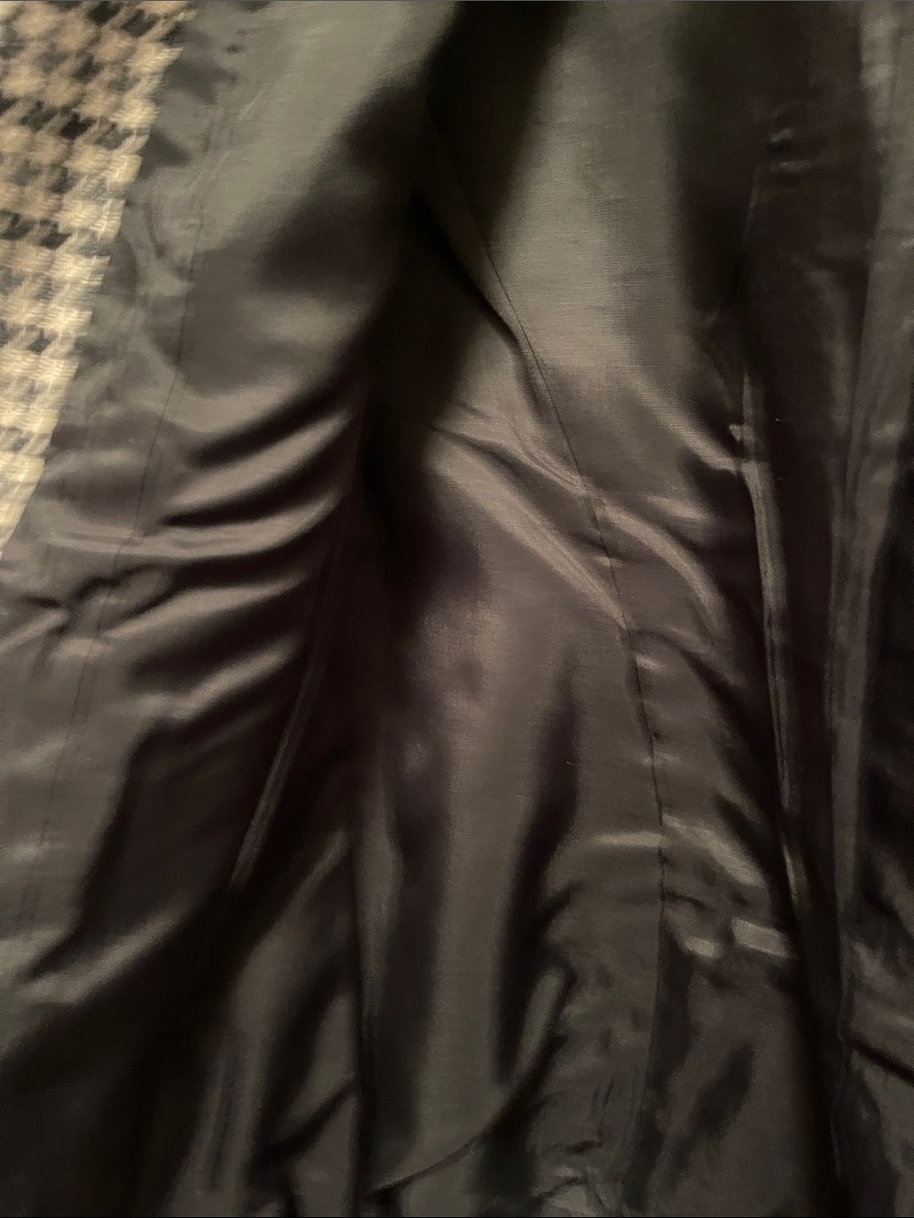 Woman’s Suit - Picture 5 of 5